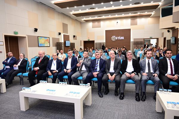 OSTİM OSB Konferans Salonu'nu dolduran sanayici katılımcılar